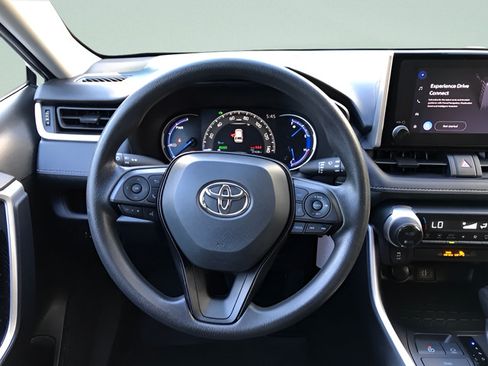 Certified 2024 Toyota RAV4 LE AWD/4WD image 13
