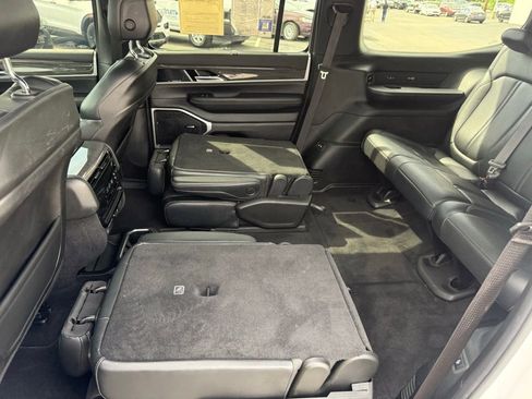 Used 2022 Jeep Wagoneer Series III w/ Convenience Group I AWD/4WD image 33