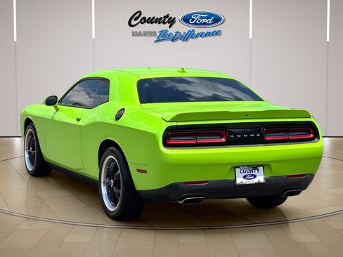 Used 2015 Dodge Challenger R/T Plus RWD image 8