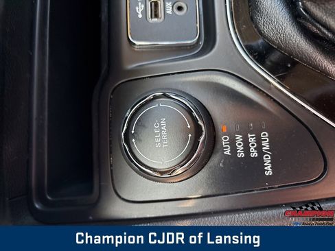 Used 2020 Jeep Cherokee Limited image 33
