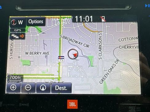 Used 2017 Toyota Tacoma TRD Sport AWD/4WD image 19