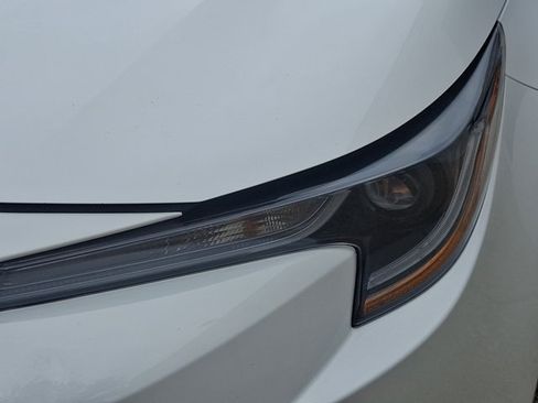 Used 2022 Toyota Corolla LE FWD image 9