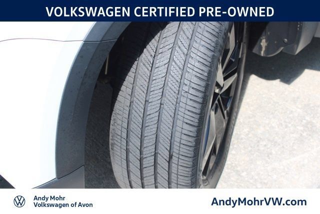 Used 2022 Volkswagen Taos SE w/ Panoramic Sunroof Package AWD/4WD image 13