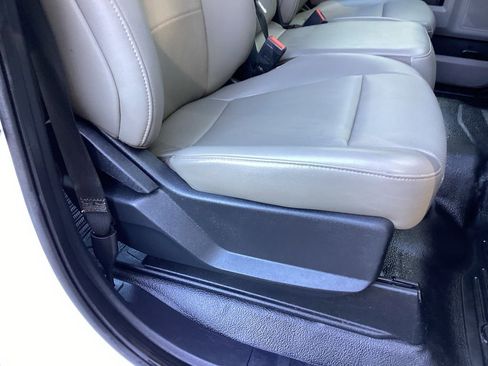 Used 2022 Ford F250 XL w/ Power Equipment Group image 26