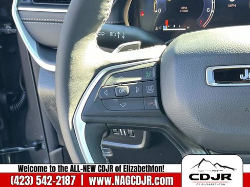 New 2025 Jeep Grand Cherokee Altitude image 25
