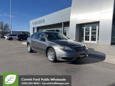 Used 2012 Chrysler 200 Touring image 1