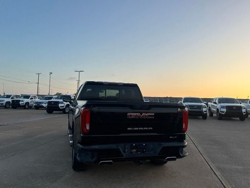 Used 2019 GMC Sierra 1500 SLT RWD image 18