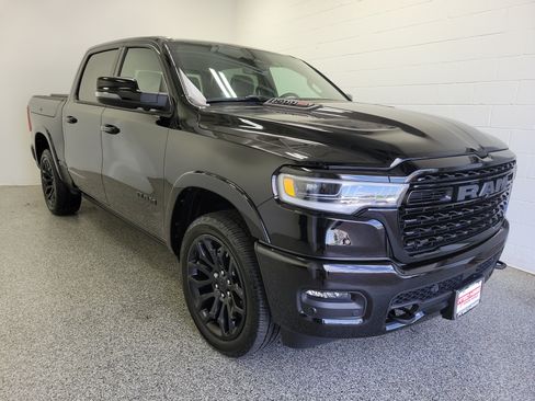 Used 2025 RAM 1500 Limited AWD/4WD image 3