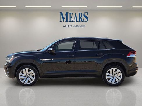 Used 2021 Volkswagen Atlas Cross Sport SE image 2