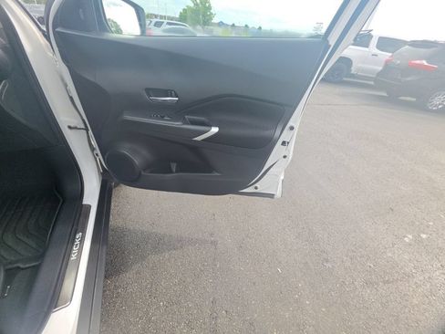 Used 2024 Nissan Kicks SV w/ Interior Electronics Package FWD image 32