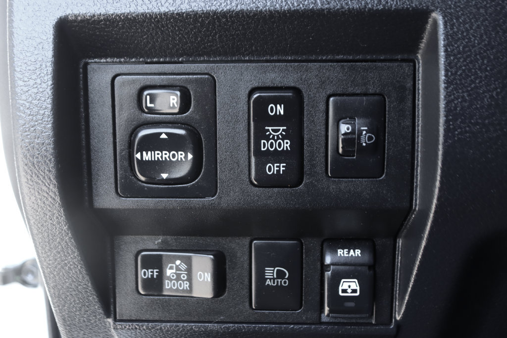 Used 2018 Toyota Tundra Limited w/ Limited Premium Package AWD/4WD image 20