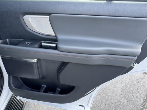 Certified 2025 Ford Expedition Active AWD/4WD image 21