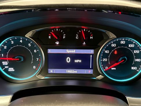 Used 2023 Chevrolet Traverse LT FWD image 9