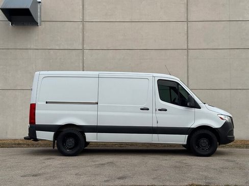 Used 2021 Mercedes-Benz Sprinter 2500 image 6