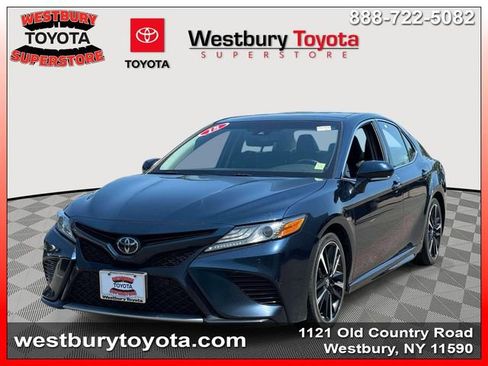 Used 2018 Toyota Camry XSE FWD image 5