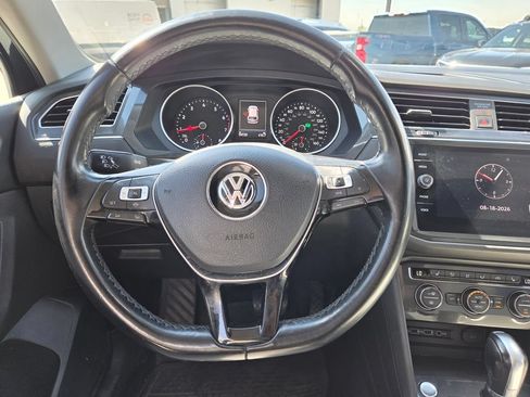 Used 2019 Volkswagen Tiguan SE FWD image 18