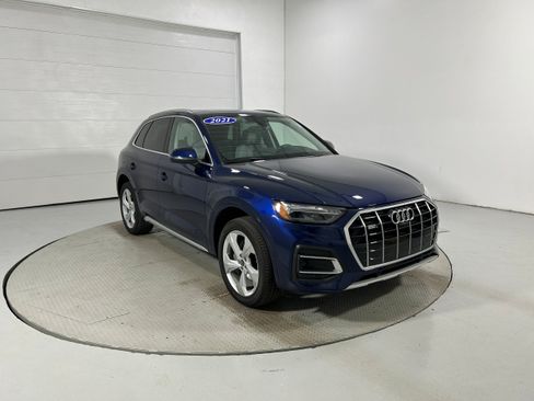 Used 2021 Audi Q5 Prestige AWD/4WD image 2