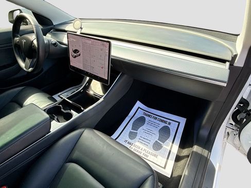Used 2019 Tesla Model 3 Standard Range RWD image 31