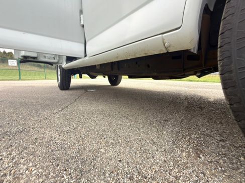 Used 2013 Chevrolet Express 2500 RWD image 35