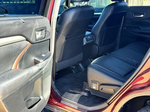Used 2015 Toyota Highlander XLE image 22