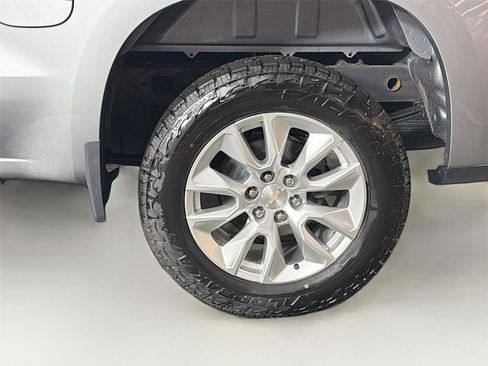 Used 2023 Chevrolet Silverado 1500 Custom AWD/4WD image 29