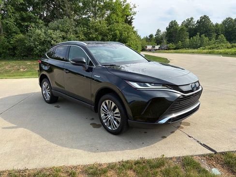 Used 2021 Toyota Venza Limited w/ Advanced Technology Package AWD/4WD image 11
