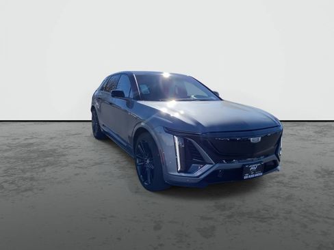 New 2026 Cadillac Lyriq V image 2