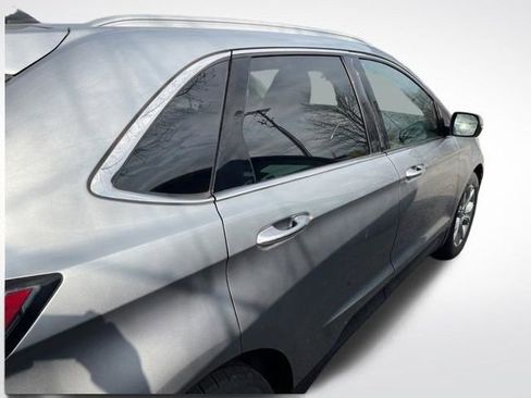 Used 2020 Ford Edge Titanium image 7