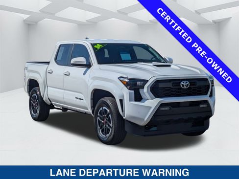 Used 2024 Toyota Tacoma TRD Sport image 2