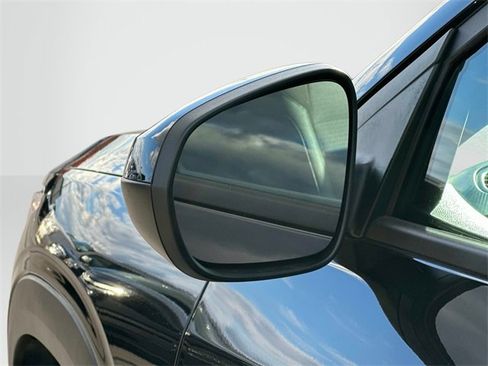 Used 2024 Chevrolet Trax LT w/ LT Convenience Package image 26