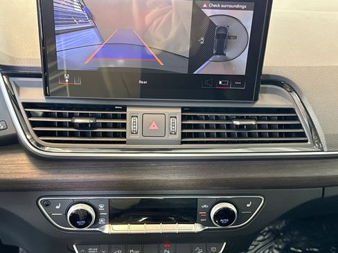 Used 2025 Audi Q5 e Premium Plus w/ Premium Plus Package AWD/4WD image 14