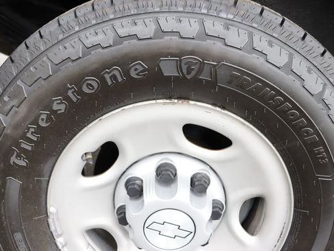 Used 2016 Chevrolet Express 3500 Extended Van 3D image 17