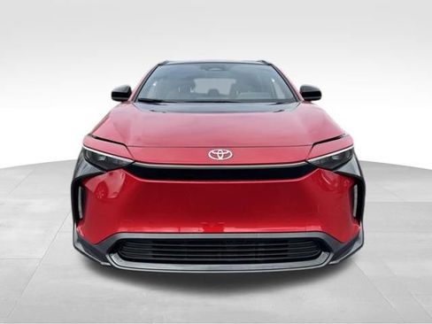 Used 2024 Toyota bZ4X XLE w/ Weather Package image 2