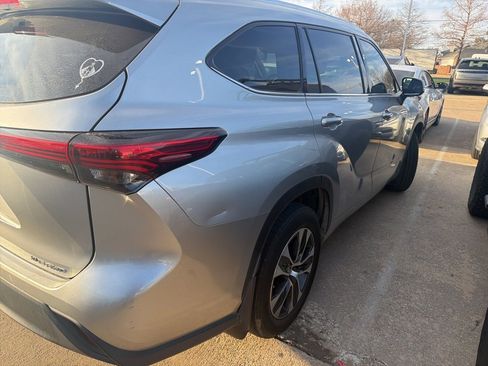 Used 2020 Toyota Highlander XLE image 8