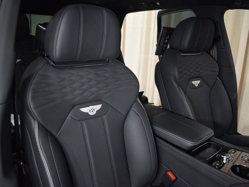 New 2024 Bentley Bentayga Extended Wheelbase image 28