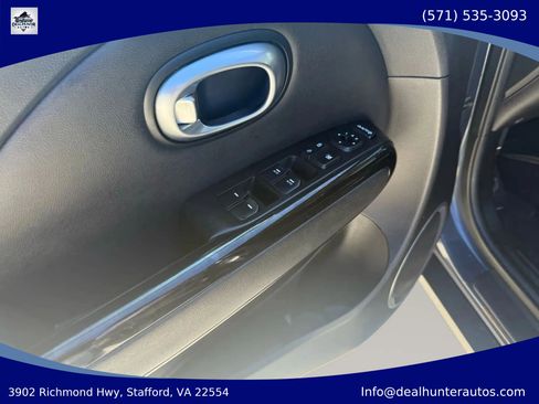 Used 2014 Kia Soul ! FWD image 18