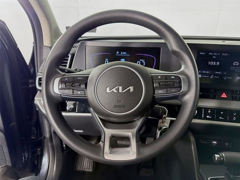 Used 2024 Kia Sportage LX image 12