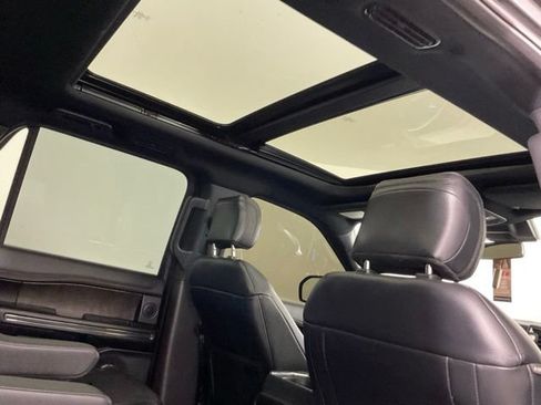 Used 2019 Ford Expedition Limited w/ Equipment Group 302A AWD/4WD image 26