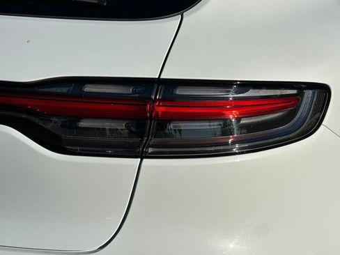 Used 2025 Porsche Macan Base image 28