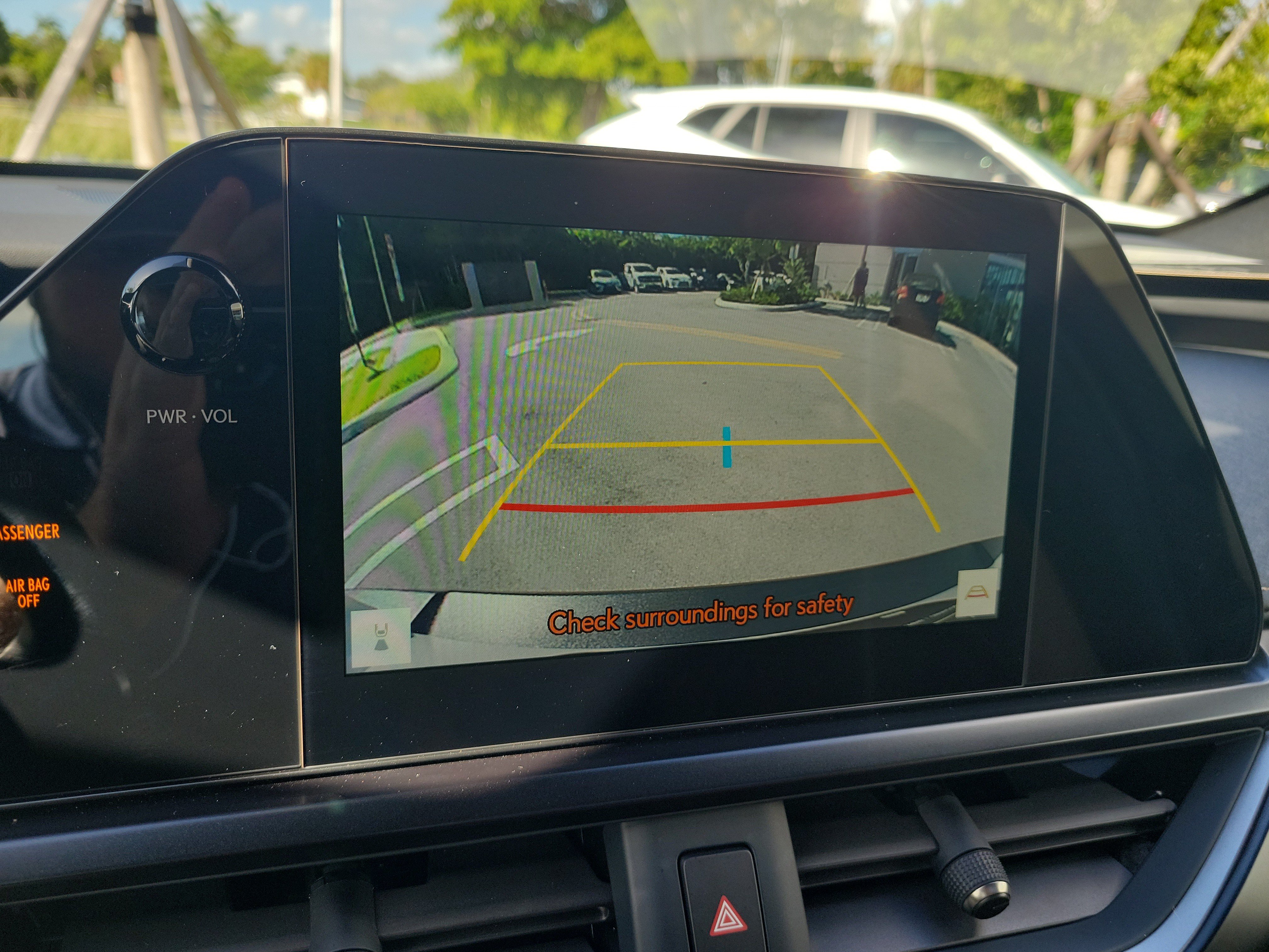 Used 2025 Lexus UX 300h FWD w/ Accessory Package (Z1) image 31
