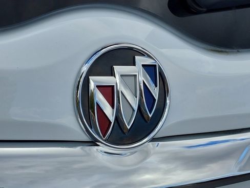 Used 2023 Buick Enclave Essence image 38