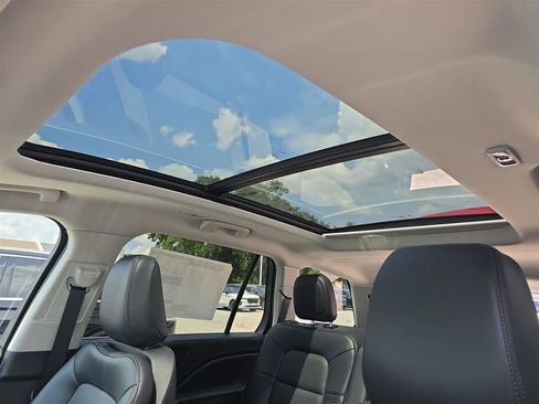 New 2025 Lincoln Aviator 2WD w/ Equipment Group 101A image 28