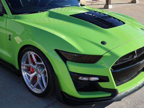 Used 2020 Ford Mustang Shelby GT500 w/ Technology Package image 23