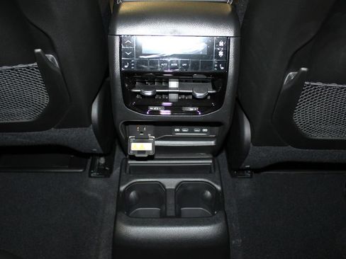 New 2026 Jeep Grand Cherokee L Limited w/ MOPAR Finishing Package AWD/4WD image 36