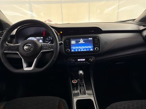 Used 2021 Nissan Kicks SR image 13