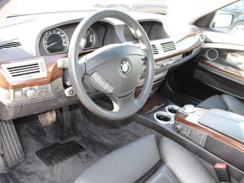 Used 2008 BMW 750i w/ Sport Pkg image 13