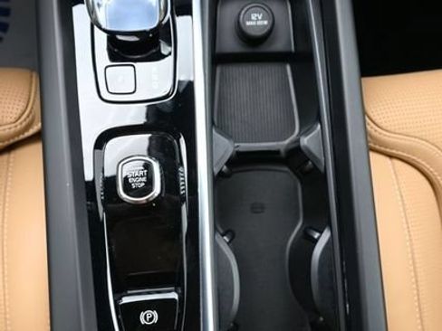 Used 2023 Volvo XC60 B5 Ultimate w/ Climate Package AWD/4WD image 12