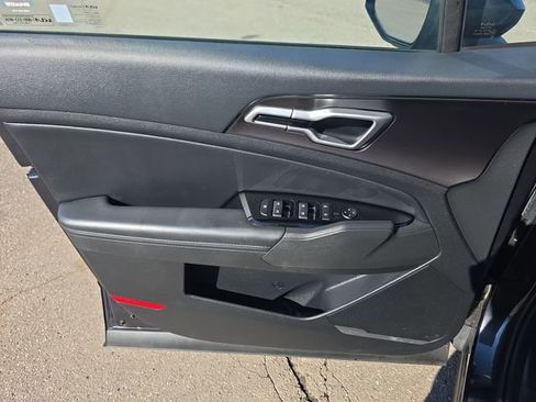 Used 2023 Kia Sportage EX AWD/4WD image 13