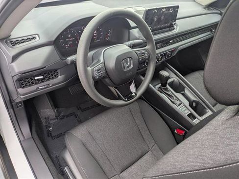 Used 2025 Honda Accord SE image 10