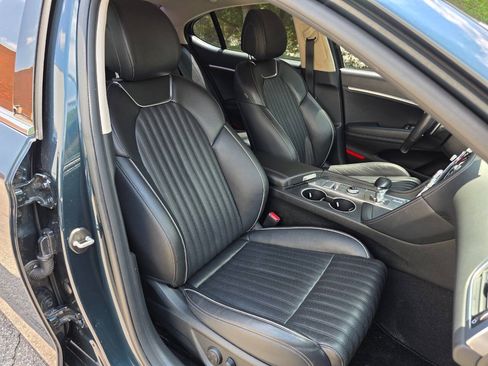 Used 2022 Genesis G70 2.0T w/ Prestige Package RWD image 40